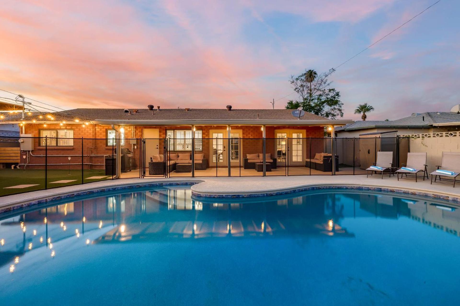 Painted Sky Ranch - Large Pool & Putt Holiday home *